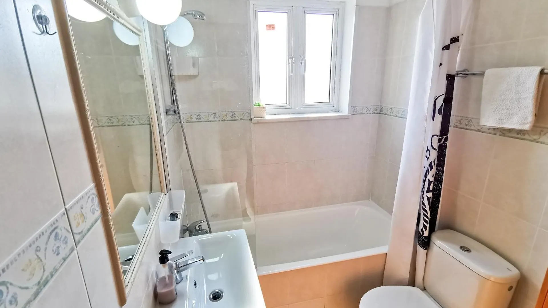 License To Chill Apartment Λάρνακα